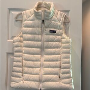 Patagonia Cream Quilted Vest for Versatile Layering